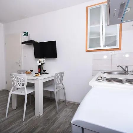 Tragos Lemon Tree Apartment Trogir Exterior photo