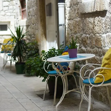 Tragos Lemon Tree Apartment Trogir Exterior photo